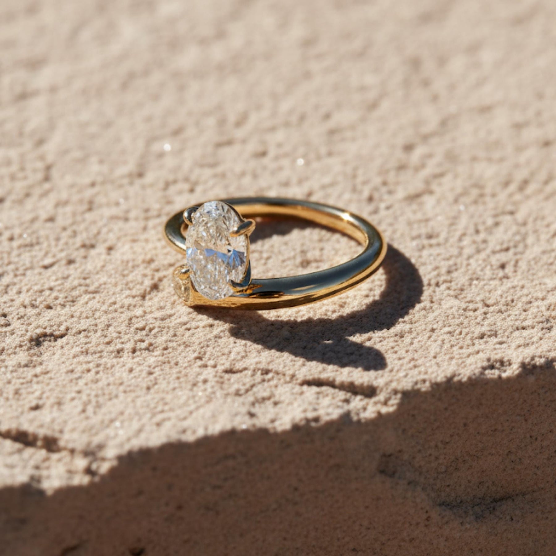 Best Seller Oval Cut Solitaire Engagement Ring / Oval Lab Grown Diamond Ring / Minimalist Ring / IGI Certified / Bypass Ring/ 14k Solid Gold