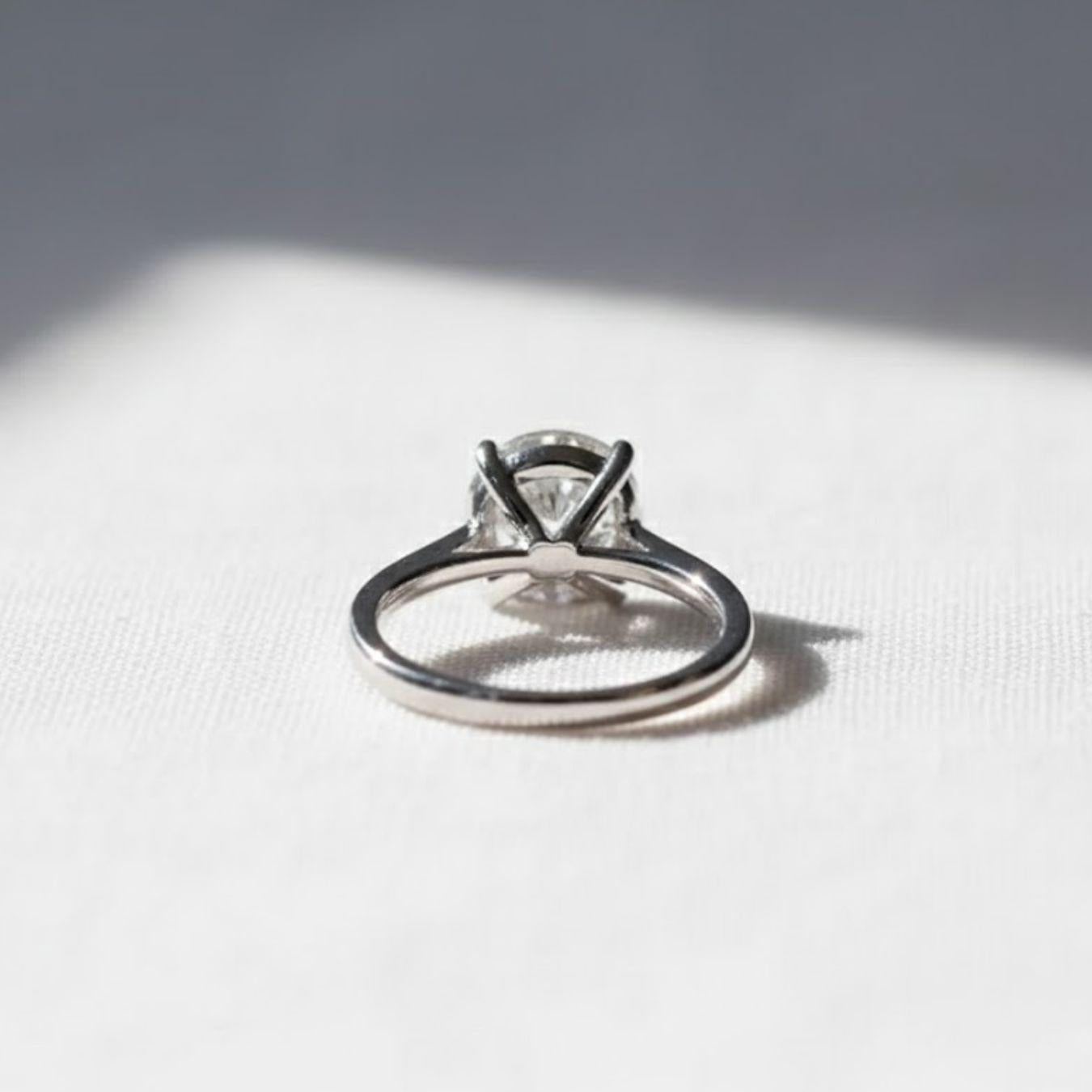 Round Lab Grown Diamond Ring Solitaire Diamond Engagement Ring Round Diamond Wedding Ring for Her Minimalist Anniversary Ring Proposal Ring