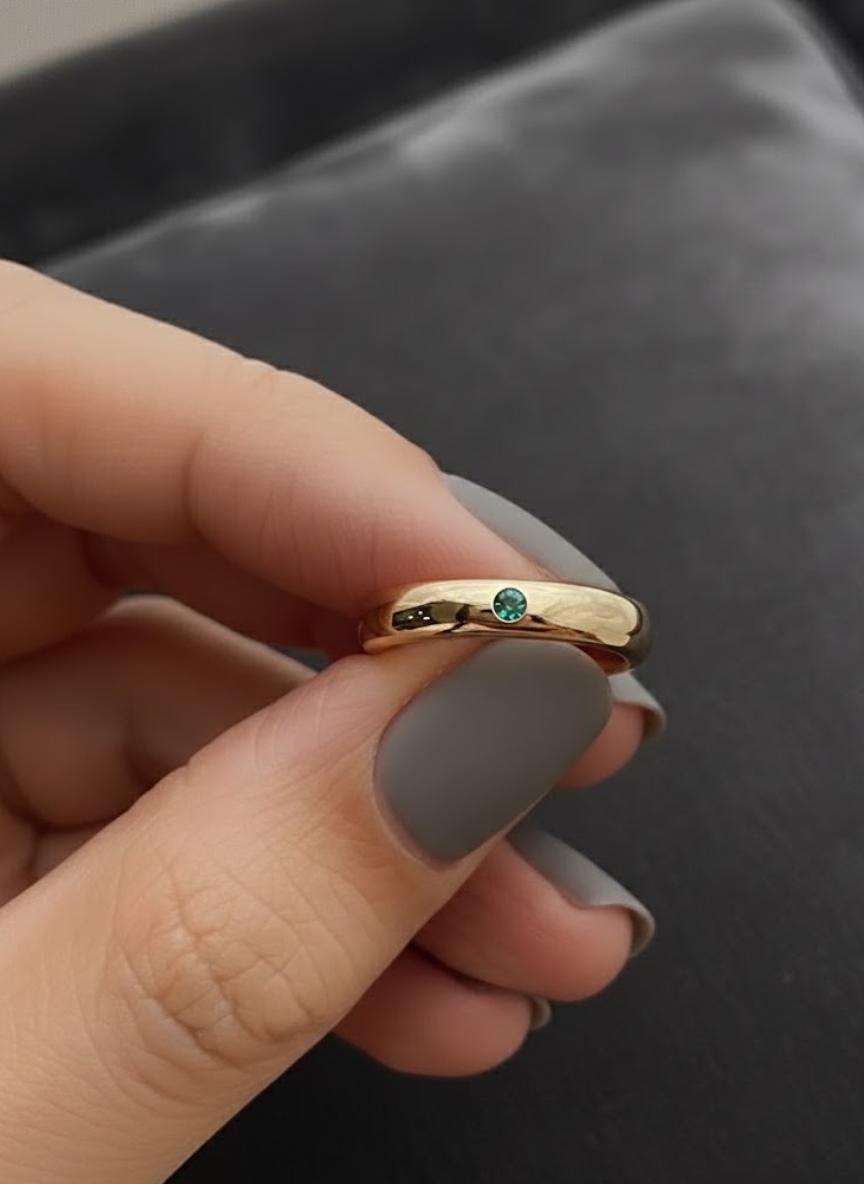 Emerald Ring / 14k Gold Single Emerald 0.10ctw Engagement Ring / Emerald Gemstone Ring / Stacking Natural Emerald Ring