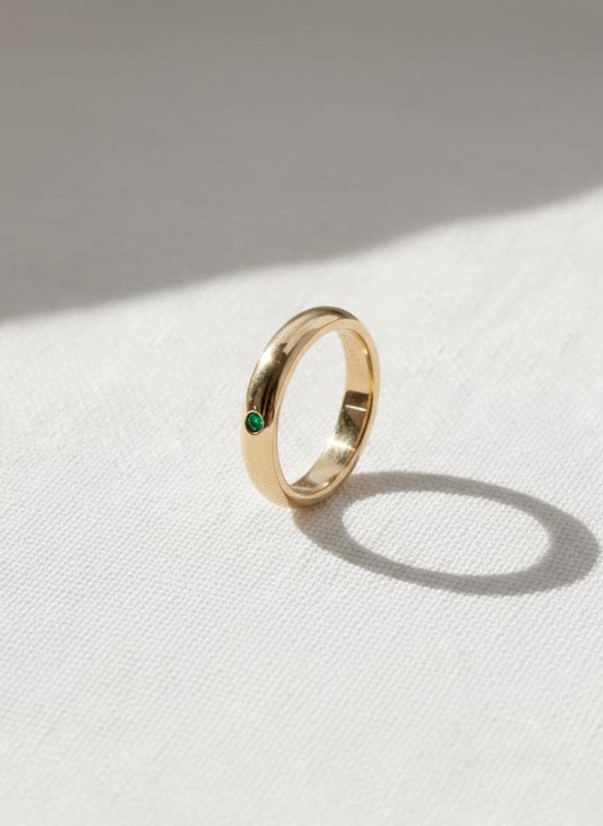 Emerald Ring / 14k Gold Single Emerald 0.10ctw Engagement Ring / Emerald Gemstone Ring / Stacking Natural Emerald Ring