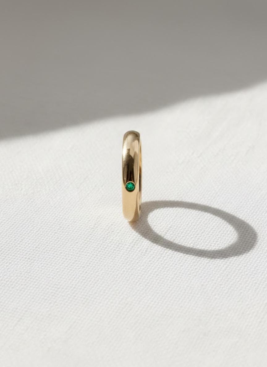 Emerald Ring / 14k Gold Single Emerald 0.10ctw Engagement Ring / Emerald Gemstone Ring / Stacking Natural Emerald Ring